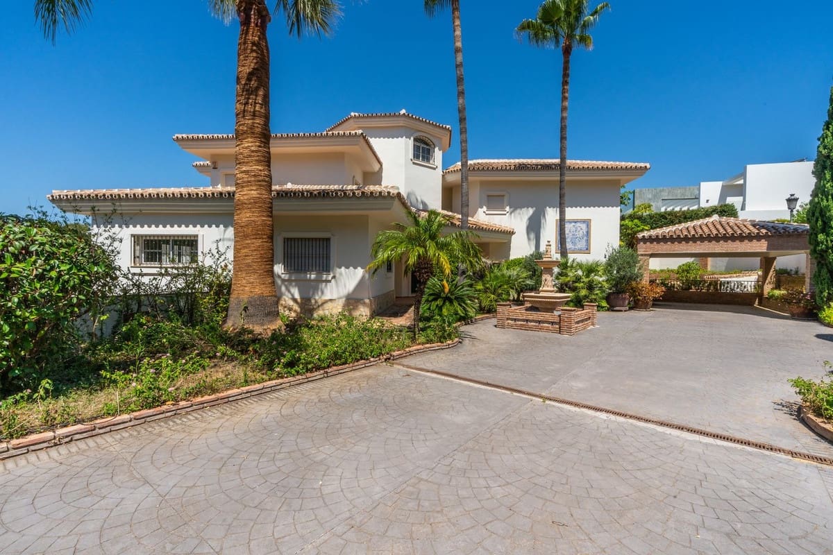 6 soveværelse Villa til salg i Nueva Andalucia med swimmingpool - € 3.500.000 (Ref: 8957855)