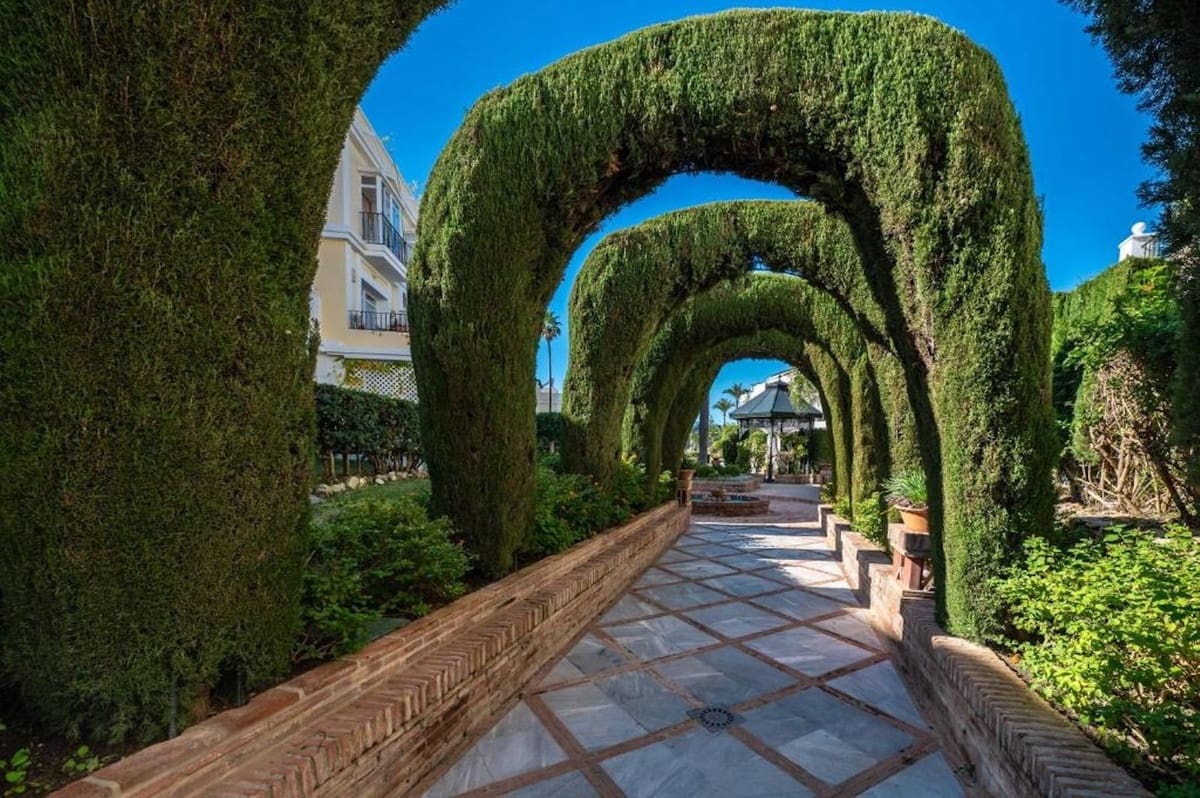 Ático de 3 habitaciones en Aloha Golf en venta con piscina - 770.000 € (Ref: 8957864)