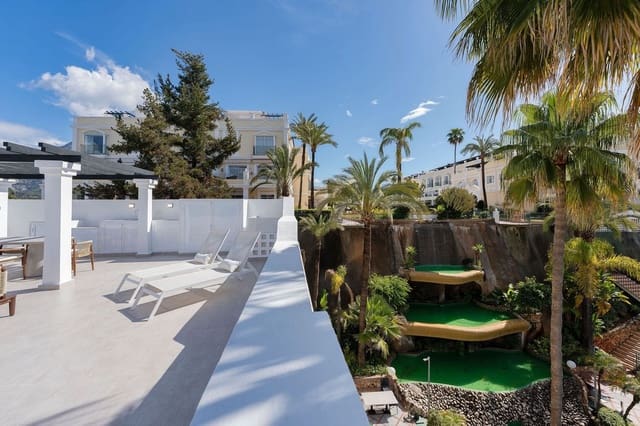 3 bedroom Penthouse for sale in Aloha Golf, Marbella with pool - € 749,000 (Ref: 8957864)