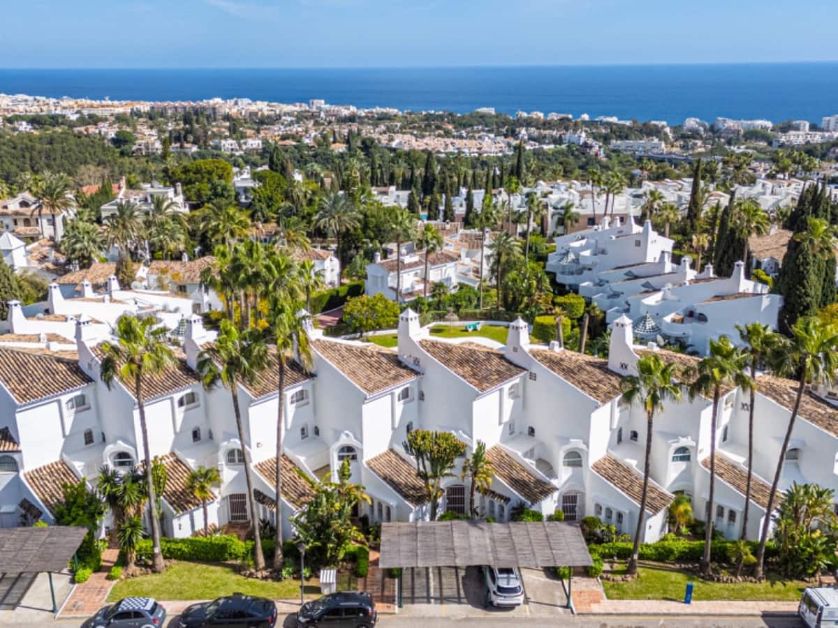 3 soveværelse Byhus til salg i Golden Mile med swimmingpool - € 865.000 (Ref: 8957865)