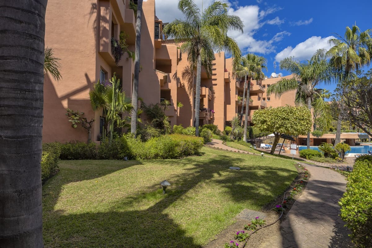 4 soveværelse Lejlighed til salg i Marbella med swimmingpool - € 995.000 (Ref: 8957886)