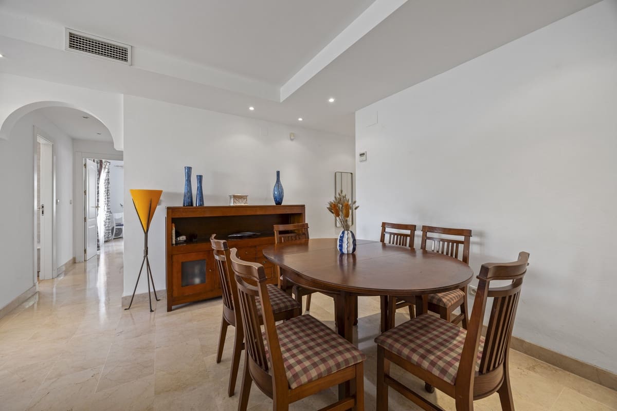 4 soverom Leilighet til salgs i Marbella med svømmebasseng - € 945 000 (Ref: 8957886)