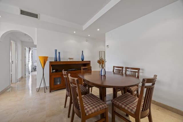 4 soveværelse Lejlighed til salg i Casco Antiguo, Marbella med swimmingpool - € 945.000 (Ref: 8957886)