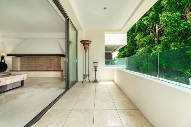 3 bedroom Apartment for sale in Los Monteros, Marbella with pool - € 1,195,000 (Ref: 8994773)