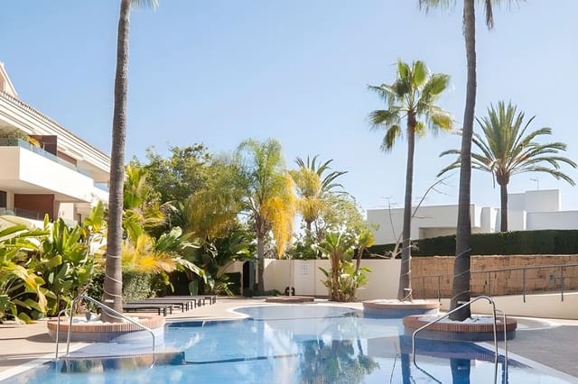 3 bedroom Apartment for sale in Los Monteros, Marbella with pool - € 1,195,000 (Ref: 8994773)