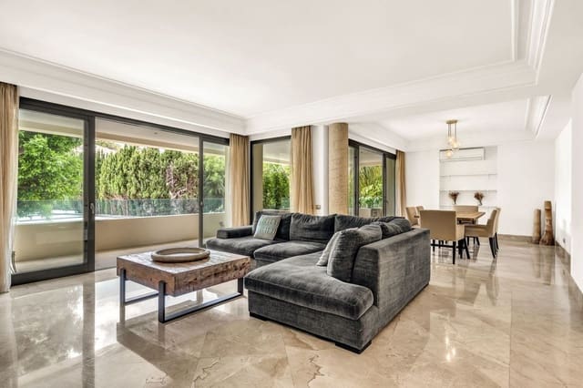 3 bedroom Apartment for sale in Los Monteros, Marbella with pool - € 1,195,000 (Ref: 8994773)