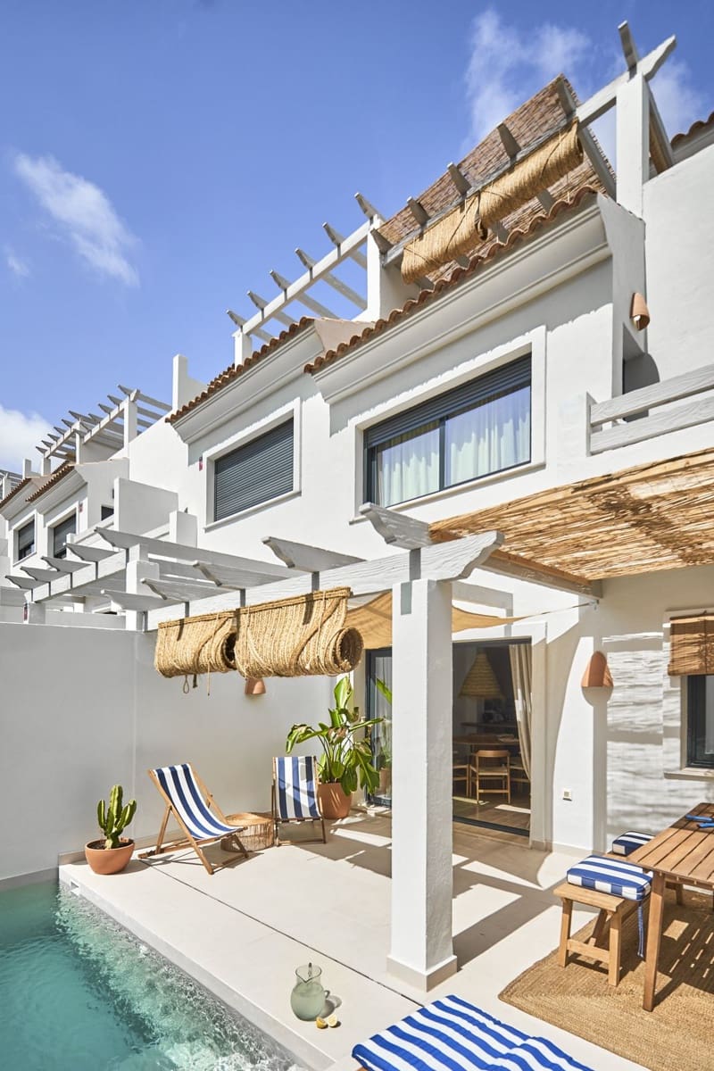 3 soveværelse Byhus til salg i El Paraiso med swimmingpool - € 549.000 (Ref: 8994782)