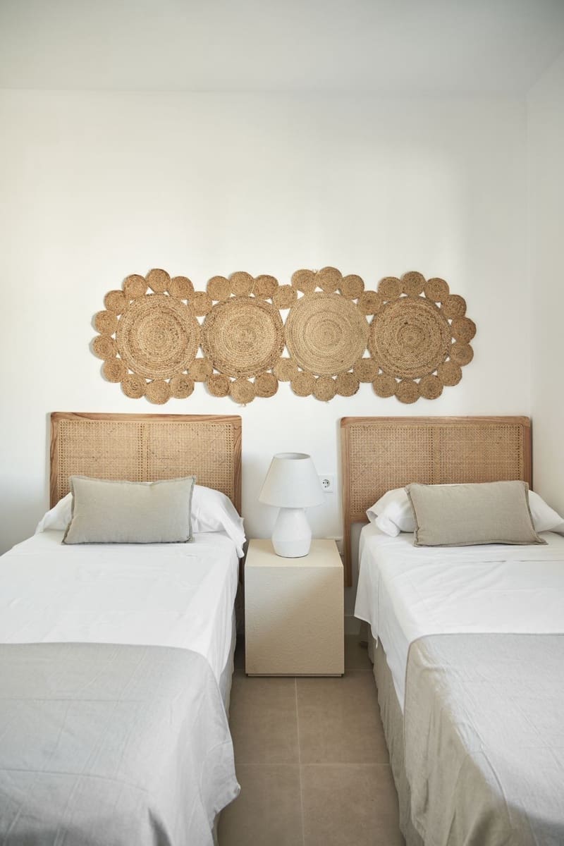 3 soveværelse Byhus til salg i El Paraiso med swimmingpool - € 549.000 (Ref: 8994782)