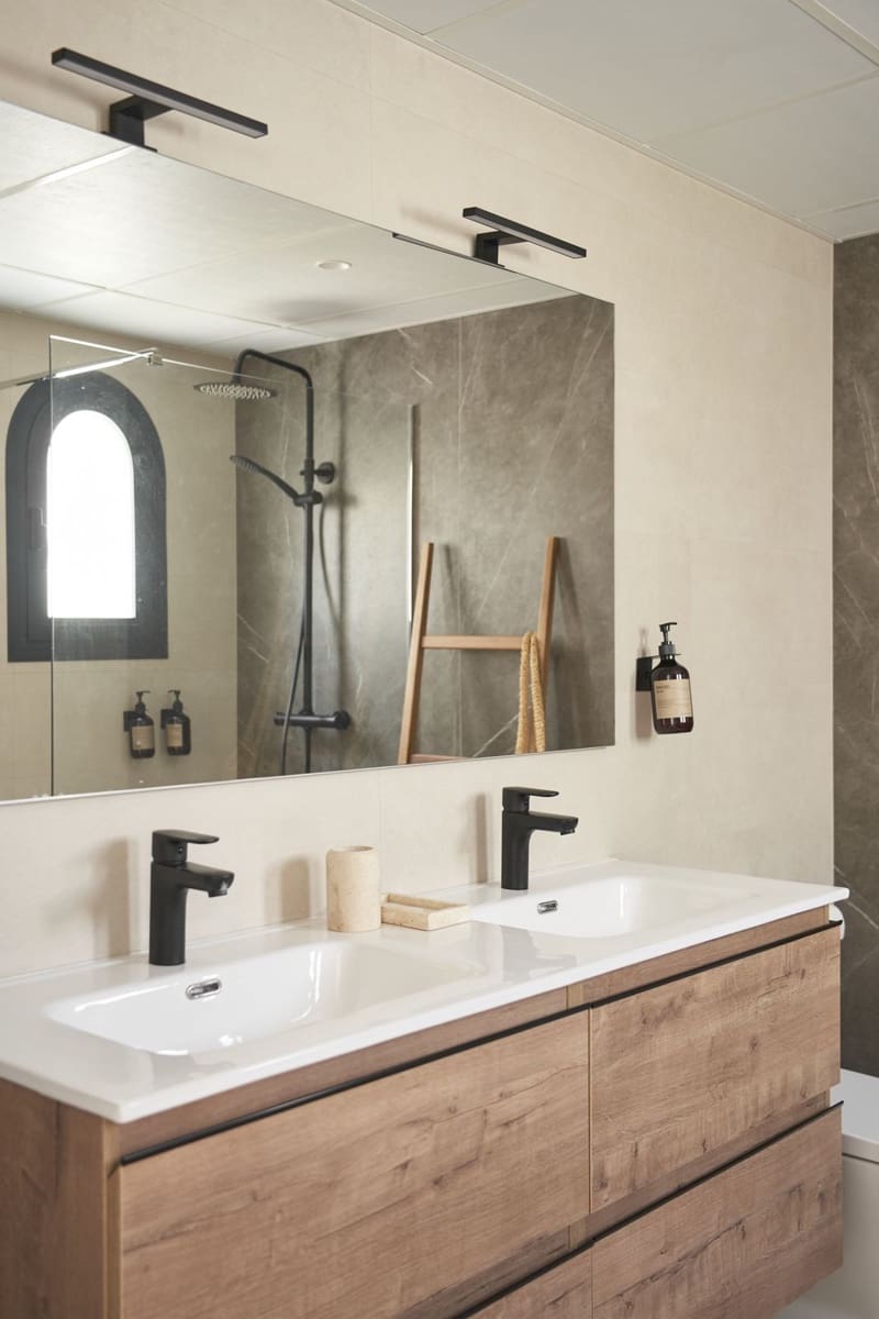 3 soveværelse Byhus til salg i El Paraiso med swimmingpool - € 549.000 (Ref: 8994782)