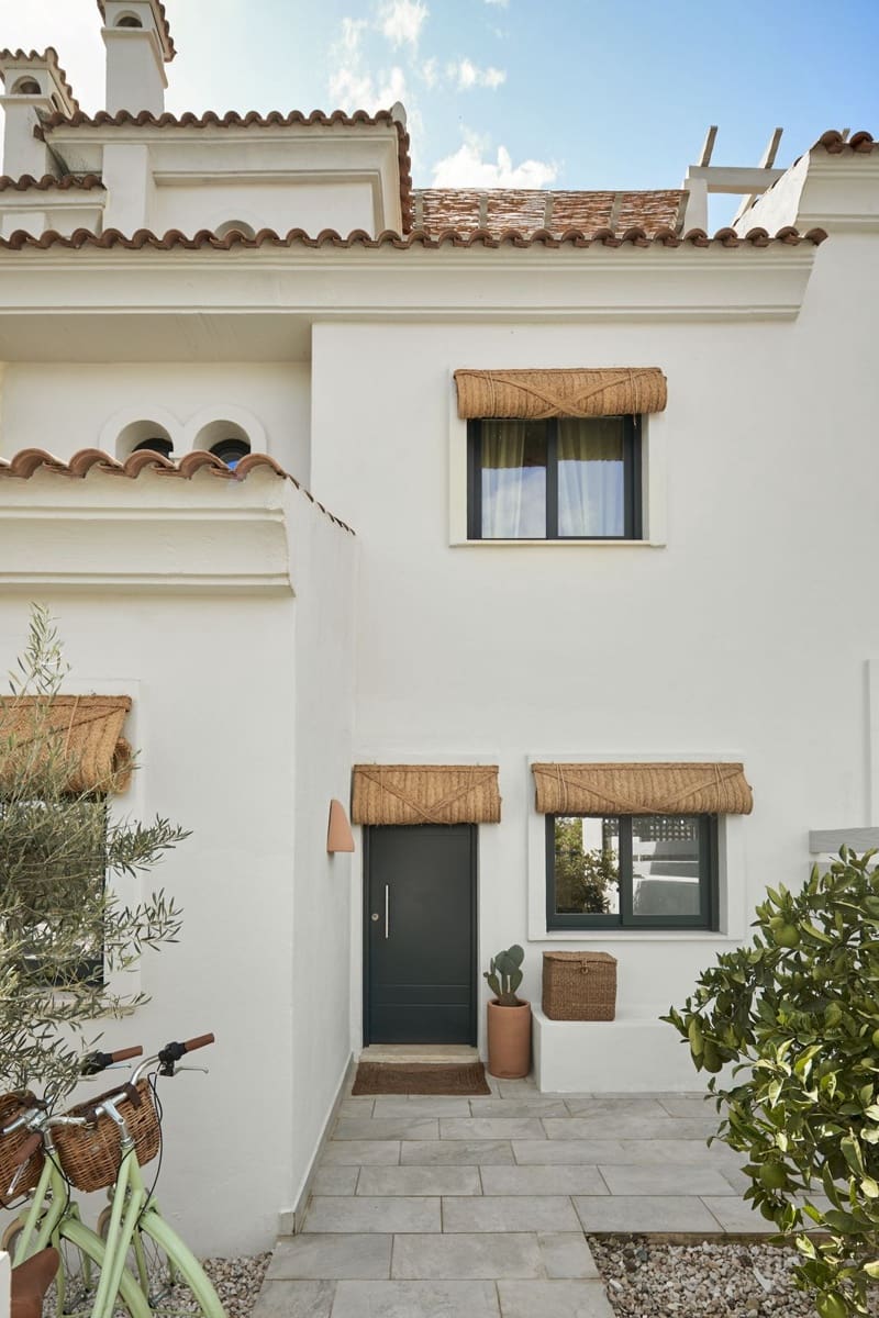 3 soveværelse Byhus til salg i El Paraiso med swimmingpool - € 549.000 (Ref: 8994782)