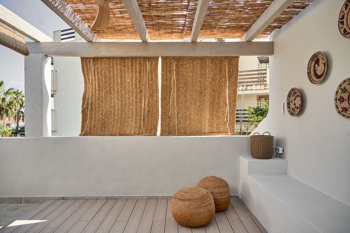 3 soveværelse Byhus til salg i El Paraiso med swimmingpool - € 549.000 (Ref: 8994782)