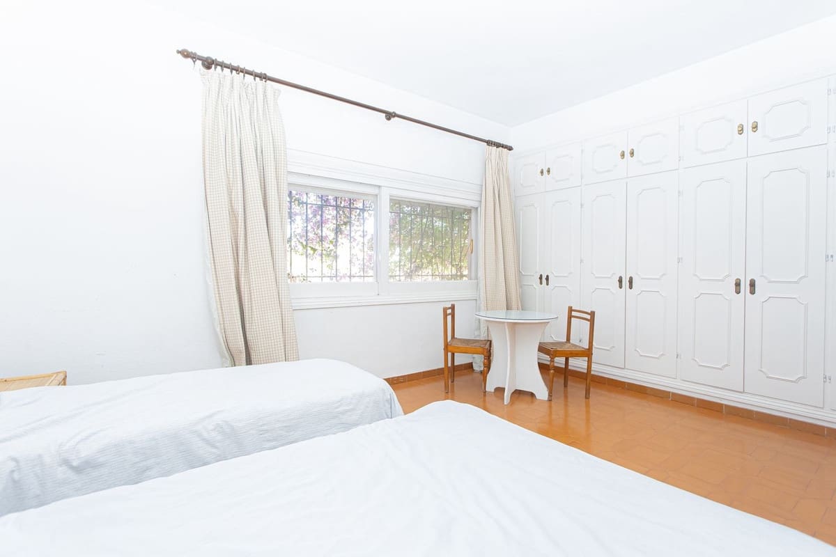 8 soveværelse Villa til salg i Nueva Andalucia med swimmingpool - € 3.500.000 (Ref: 8994797)