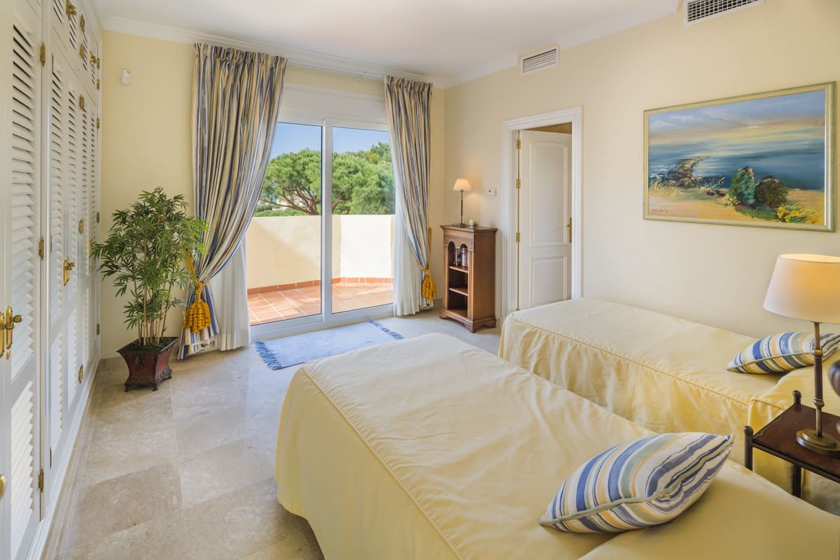 4 soveværelse Villa til salg i Elviria med swimmingpool - € 2.440.000 (Ref: 8994798)