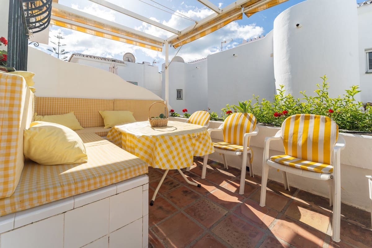 2 soveværelse Byhus til salg i Mijas Costa med swimmingpool - € 460.000 (Ref: 8994808)