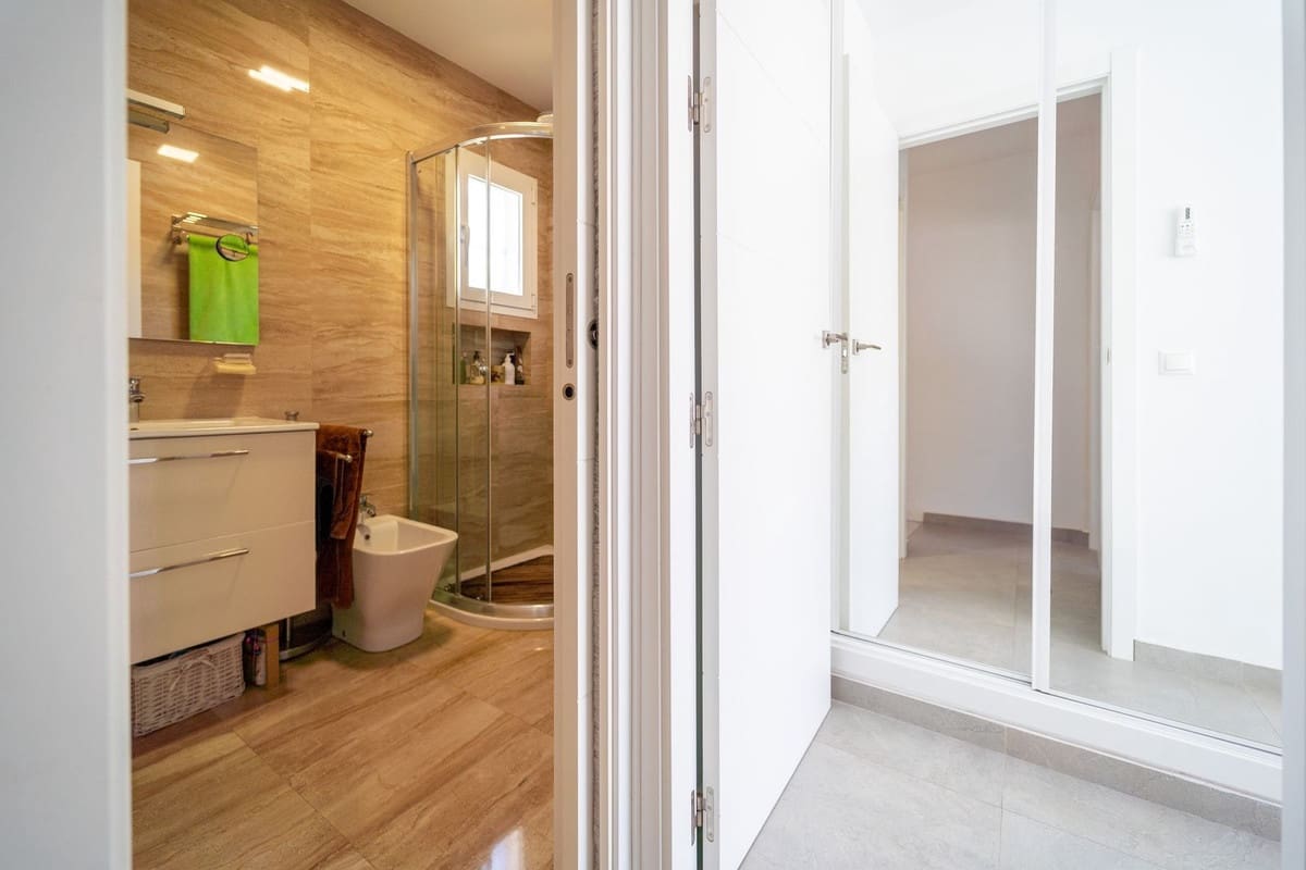 2 soveværelse Byhus til salg i Mijas Costa med swimmingpool - € 460.000 (Ref: 8994808)