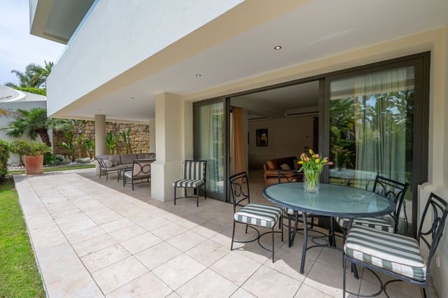 3 bedroom Apartment for sale in Los Monteros, Marbella with pool - € 1,300,000 (Ref: 8994816)