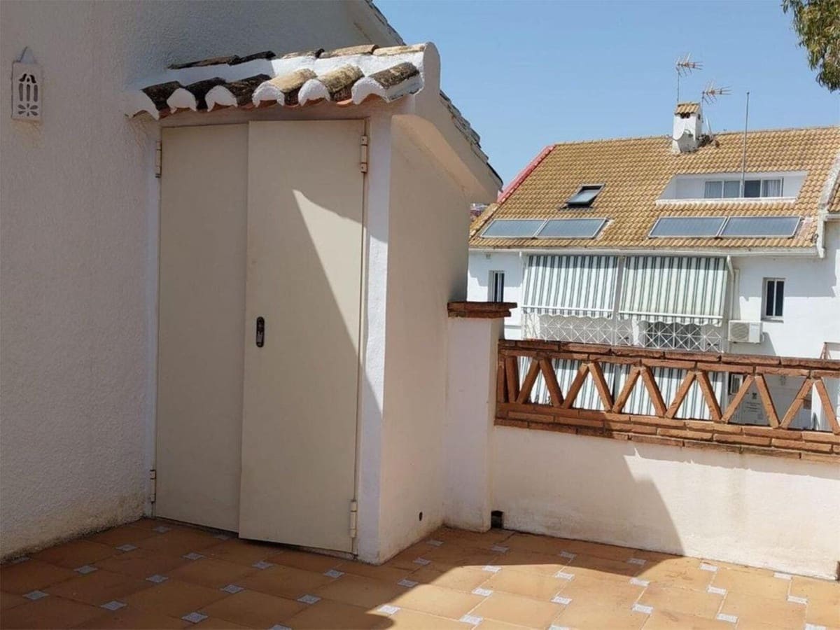 4 soveværelse Byhus til salg i Calahonda med swimmingpool - € 635.000 (Ref: 8994822)