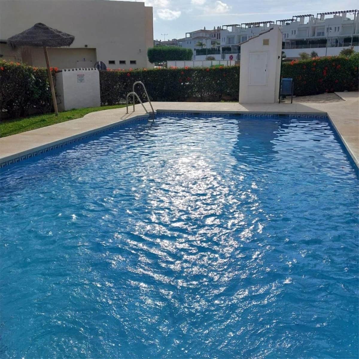 4 soveværelse Byhus til salg i Calahonda med swimmingpool - € 635.000 (Ref: 8994822)