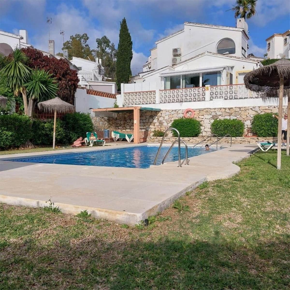 Casa de 4 habitaciones en Calahonda en venta con piscina - 459.000 € (Ref: 8994822)