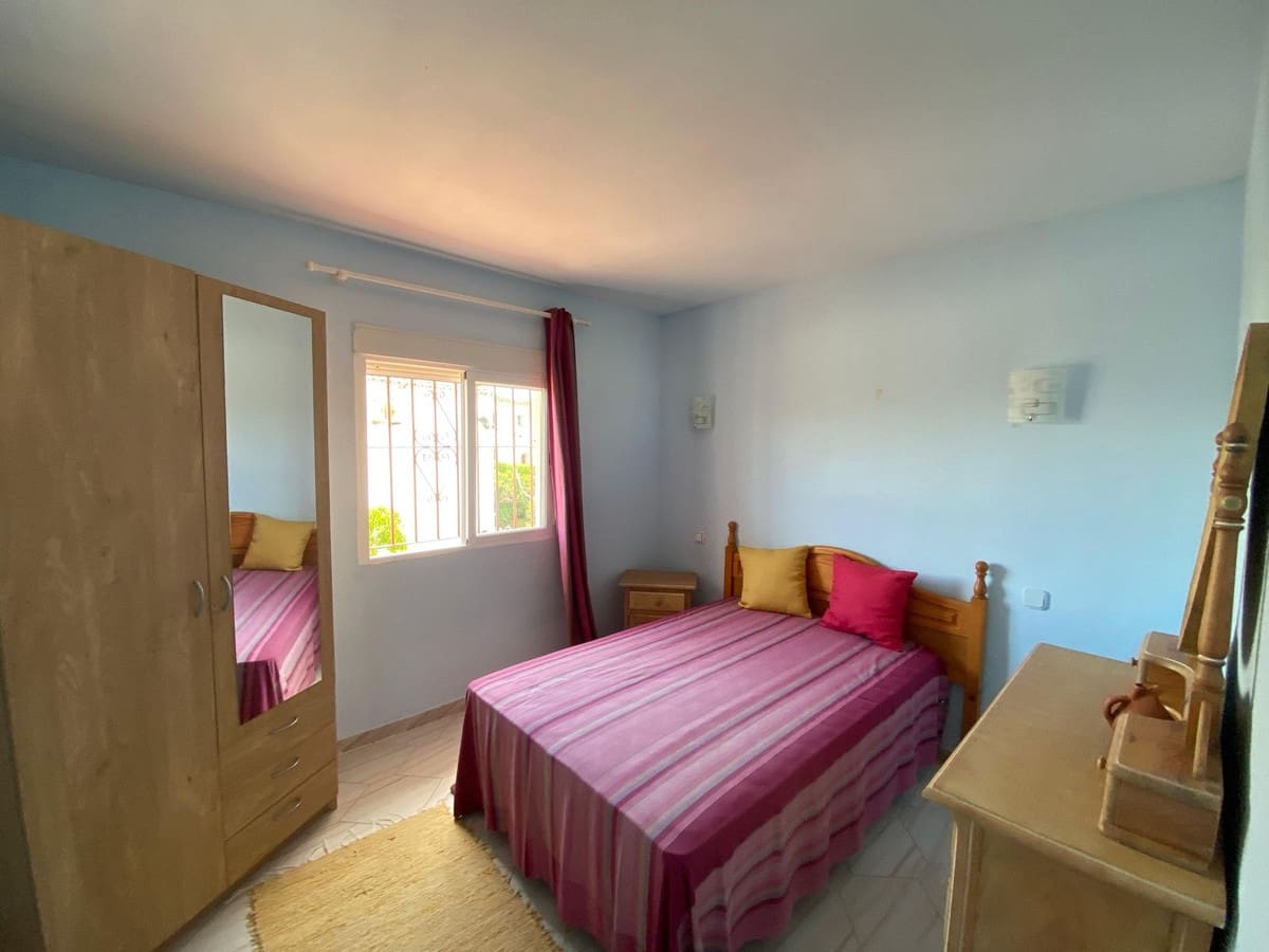 4 bedroom Townhouse for sale in Calahonda with pool - € 459,000 (Ref: 8994822)
