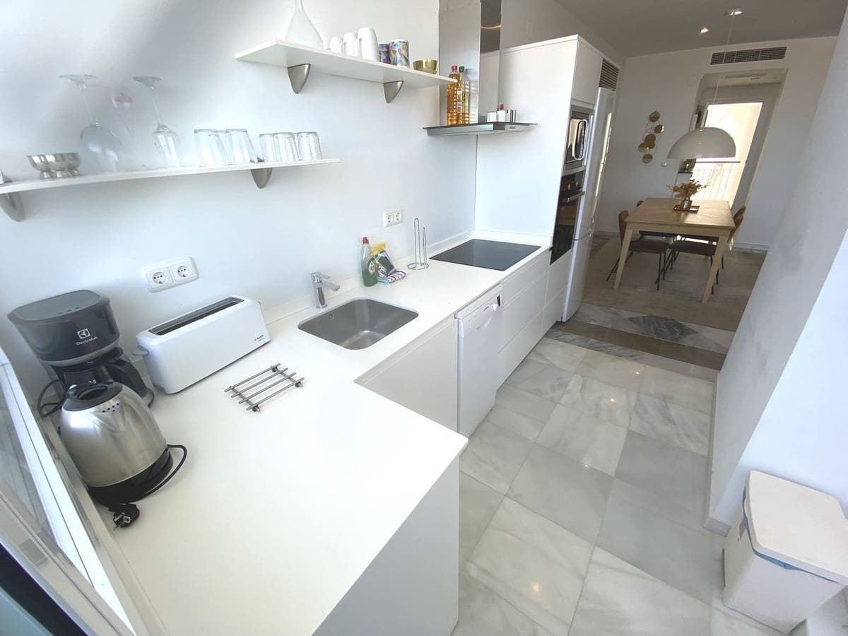 3 soveværelse Lejlighed til salg i Nueva Andalucia med swimmingpool - € 599.000 (Ref: 8994824)