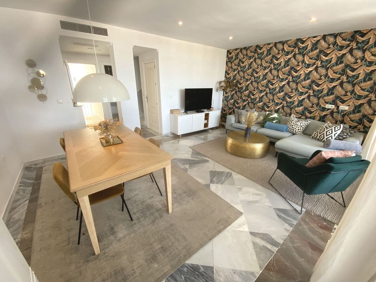 3 bedroom Apartment for sale in Nueva Andalucia with pool - € 599,000 (Ref: 8994824)