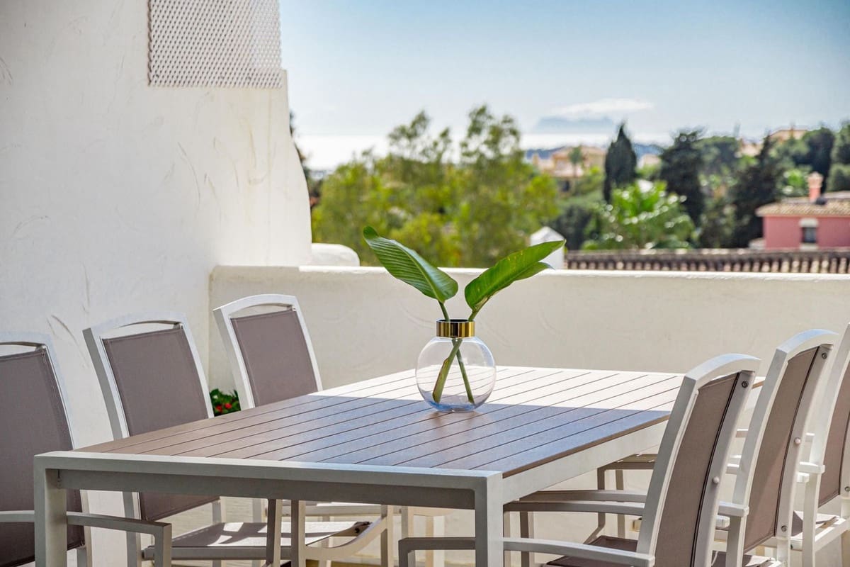 3 bedroom Apartment for sale in Nueva Andalucia with pool - € 599,000 (Ref: 8994824)