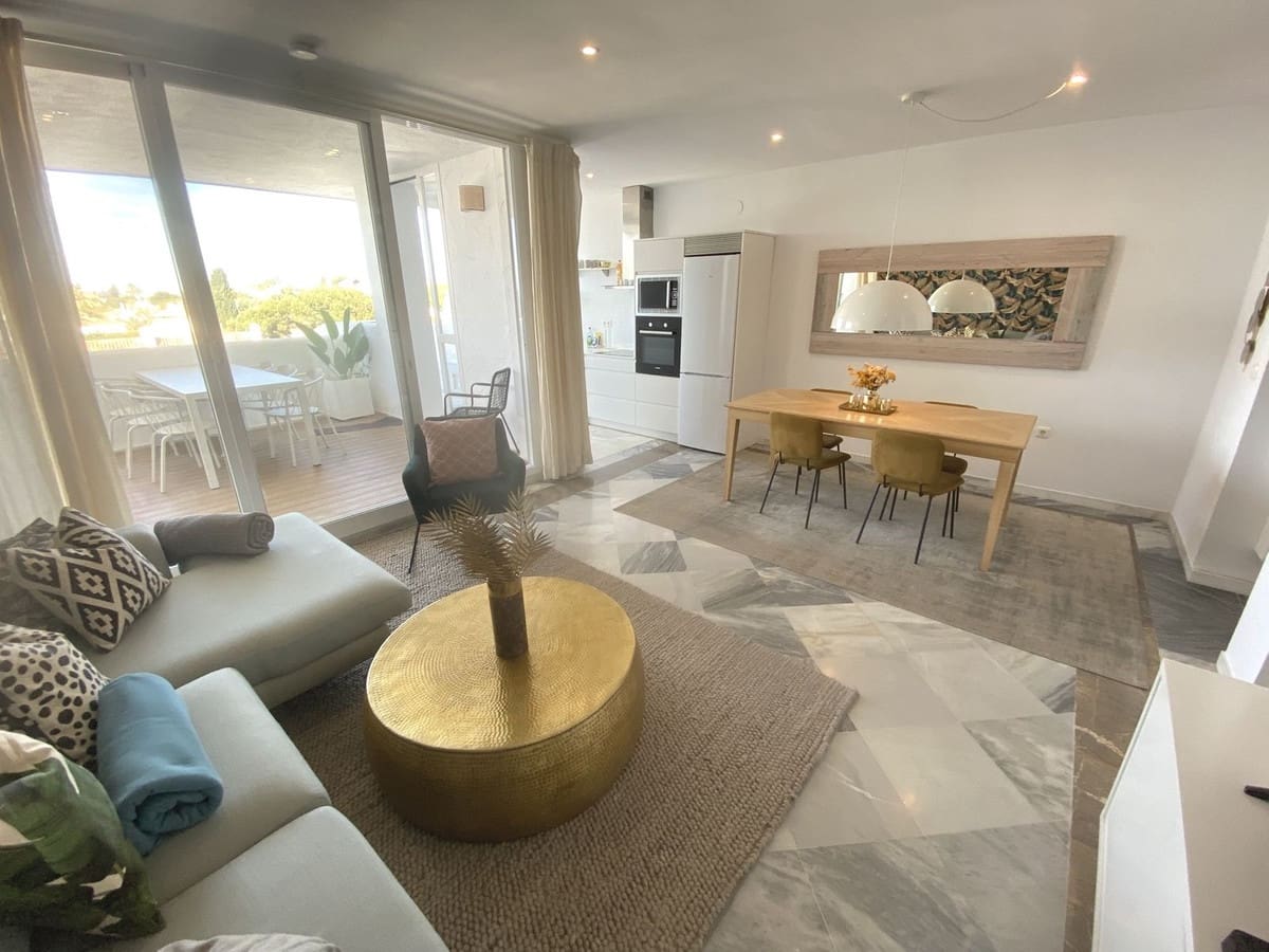 3 bedroom Apartment for sale in Nueva Andalucia with pool - € 599,000 (Ref: 8994824)