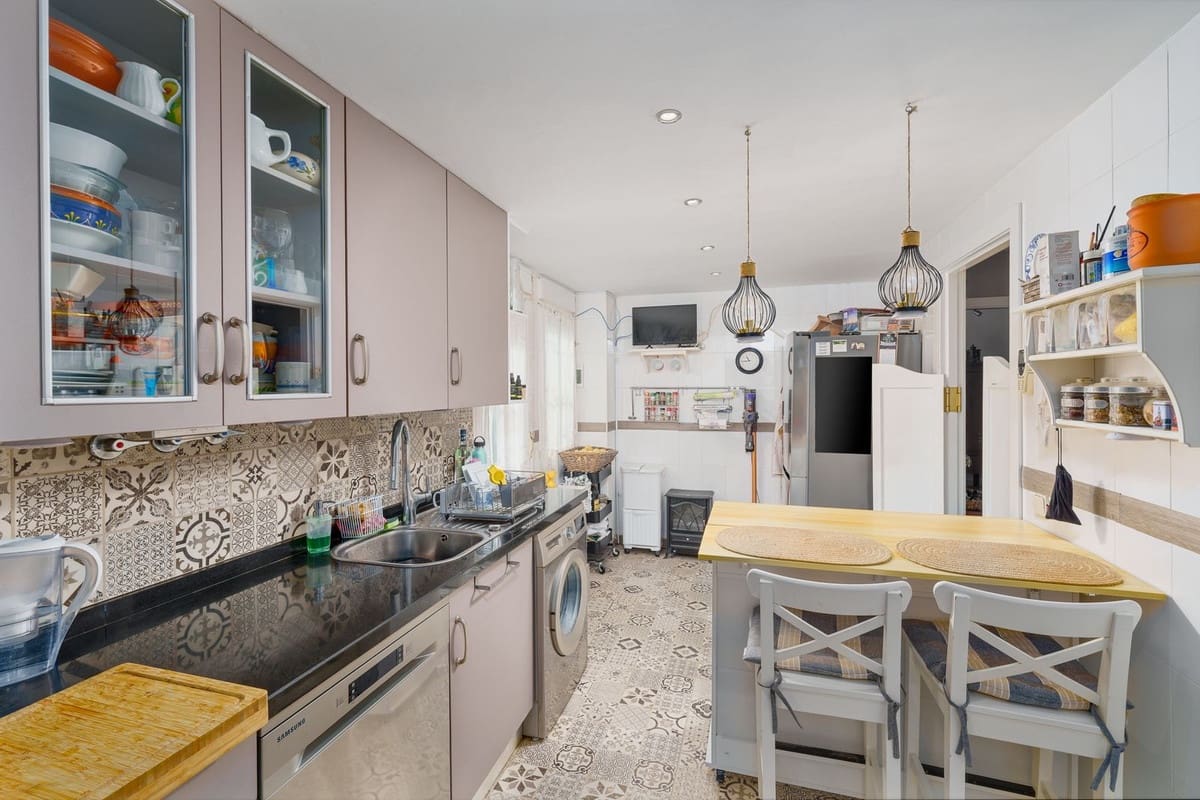 3 soveværelse Byhus til salg i Marbella med swimmingpool - € 790.000 (Ref: 8994829)