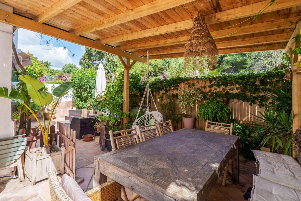 3 soveværelse Byhus til salg i Marbella med swimmingpool - € 790.000 (Ref: 8994829)