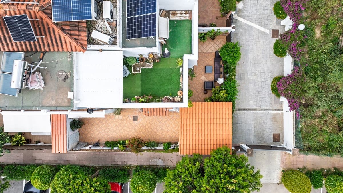 3 soveværelse Byhus til salg i Marbella med swimmingpool - € 790.000 (Ref: 8994829)