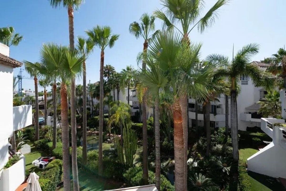3 slaapkamer Appartement te koop in Puerto Banus met zwembad - € 1.600.000 (Ref: 9015144)