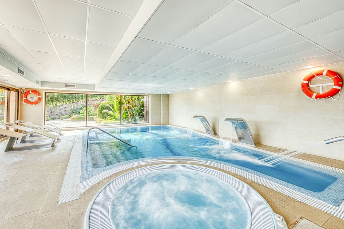 2 soveværelse Lejlighed til salg i Benahavis med swimmingpool - € 435.000 (Ref: 9015148)