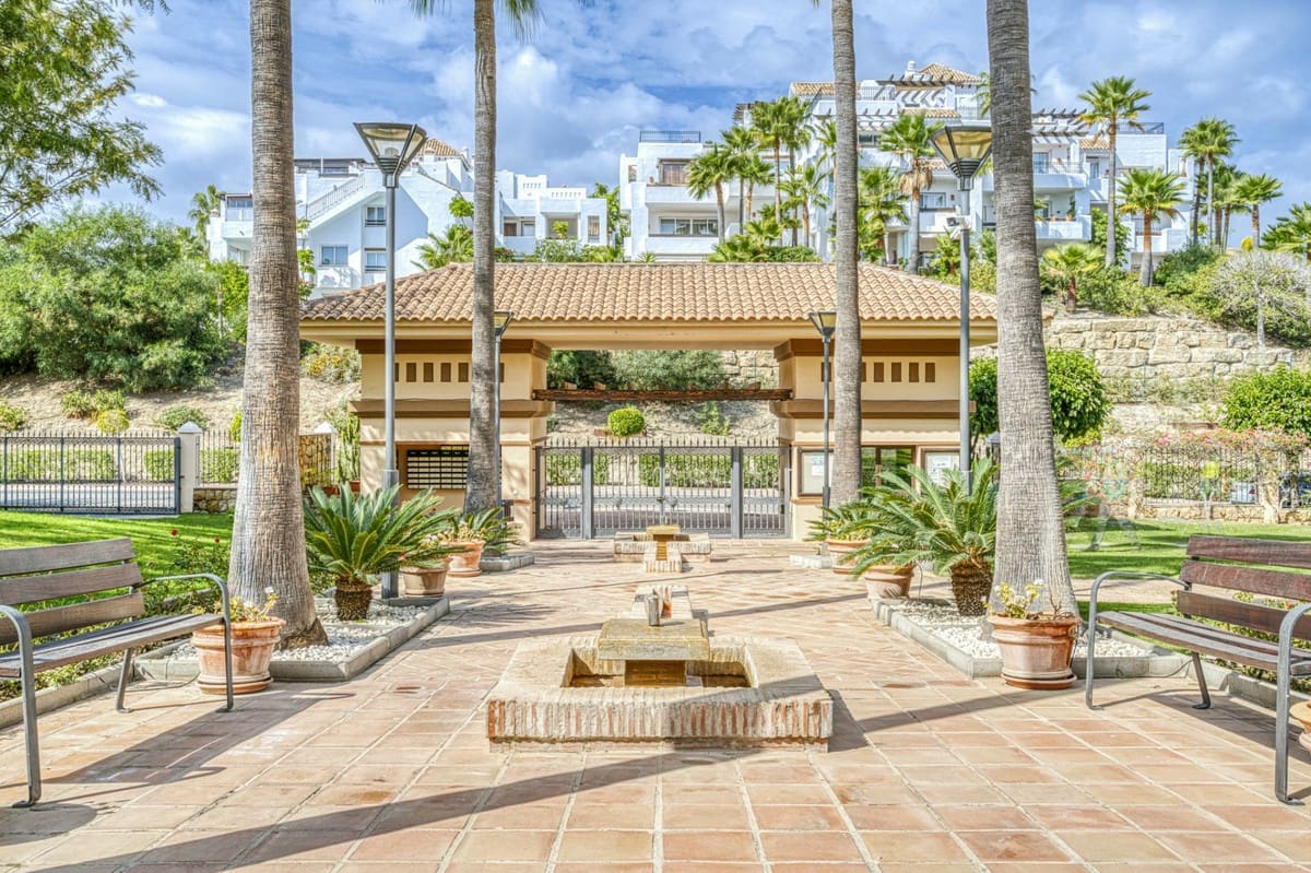 2 soveværelse Lejlighed til salg i Benahavis med swimmingpool - € 435.000 (Ref: 9015148)