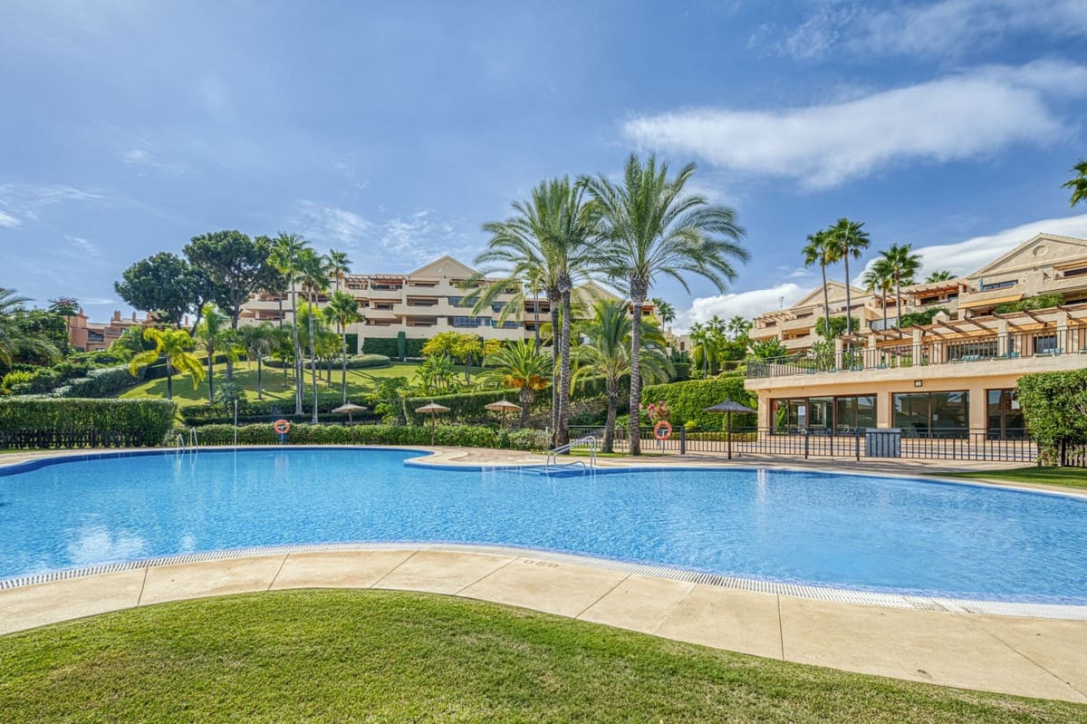 2 Zimmer Apartment zu verkaufen in Benahavis mit Pool - 435.000 € (Ref: 9015148)