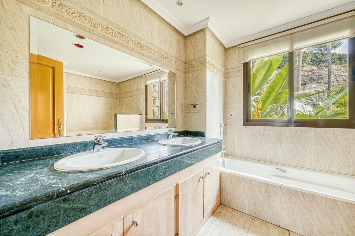 2 Zimmer Apartment zu verkaufen in Benahavis mit Pool - 435.000 € (Ref: 9015148)