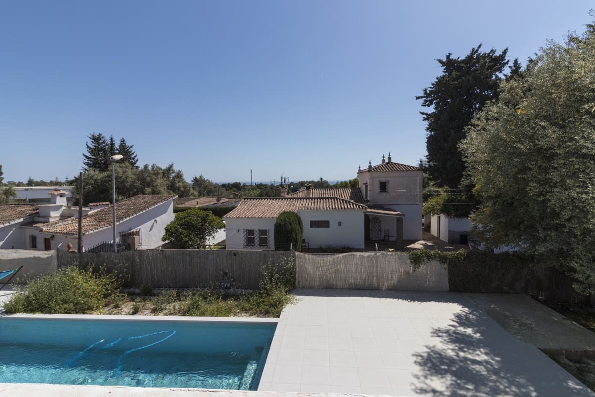 9 soveværelse Villa til salg i Elviria med swimmingpool - € 1.295.000 (Ref: 9015159)