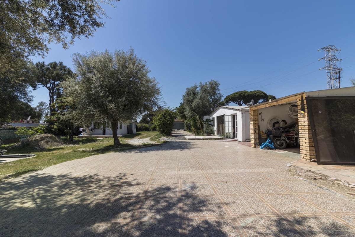 9 soveværelse Villa til salg i Elviria med swimmingpool - € 1.295.000 (Ref: 9015159)