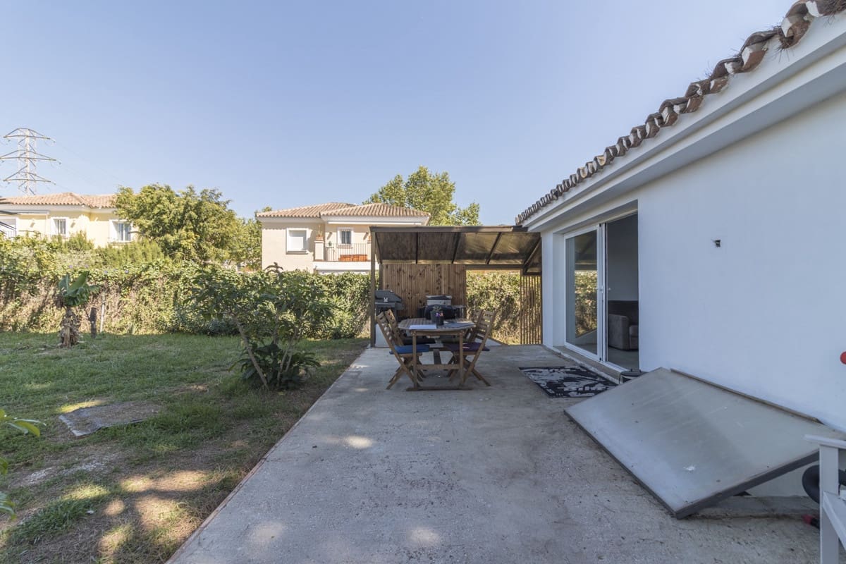 9 soveværelse Villa til salg i Elviria med swimmingpool - € 1.295.000 (Ref: 9015159)