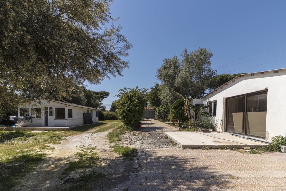 9 soveværelse Villa til salg i Elviria med swimmingpool - € 1.395.000 (Ref: 9015159)