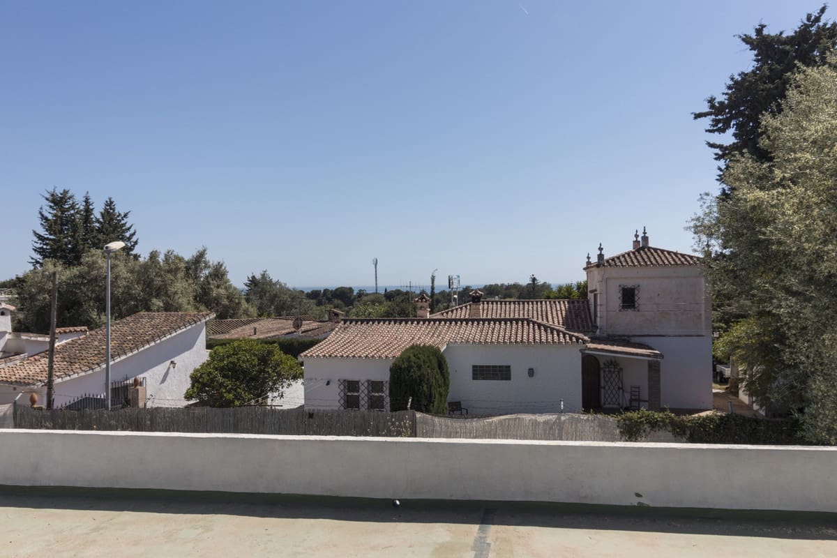 9 soveværelse Villa til salg i Elviria med swimmingpool - € 1.395.000 (Ref: 9015159)