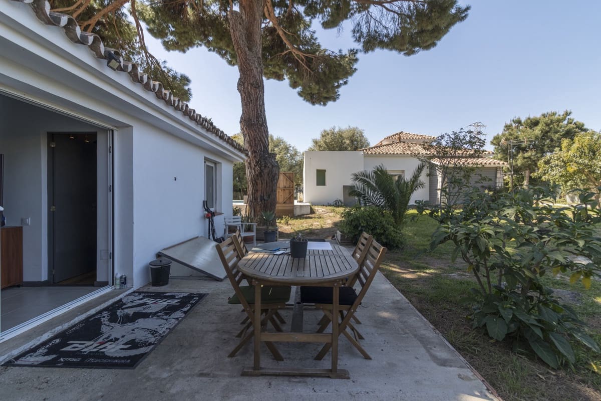 9 soveværelse Villa til salg i Elviria med swimmingpool - € 1.395.000 (Ref: 9015159)