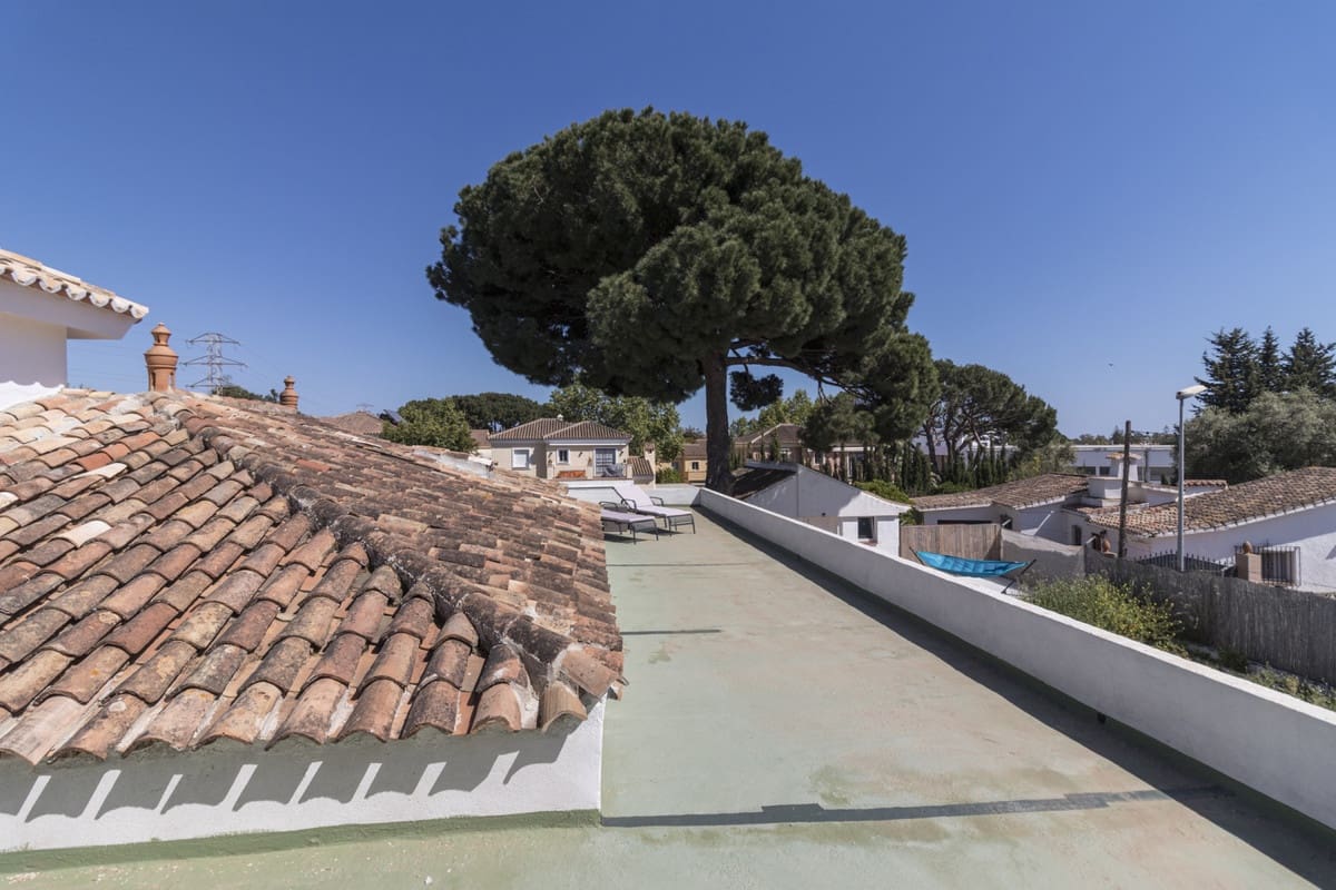 9 soveværelse Villa til salg i Elviria med swimmingpool - € 1.395.000 (Ref: 9015159)