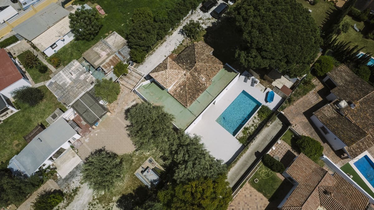 9 soveværelse Villa til salg i Elviria med swimmingpool - € 1.395.000 (Ref: 9015159)
