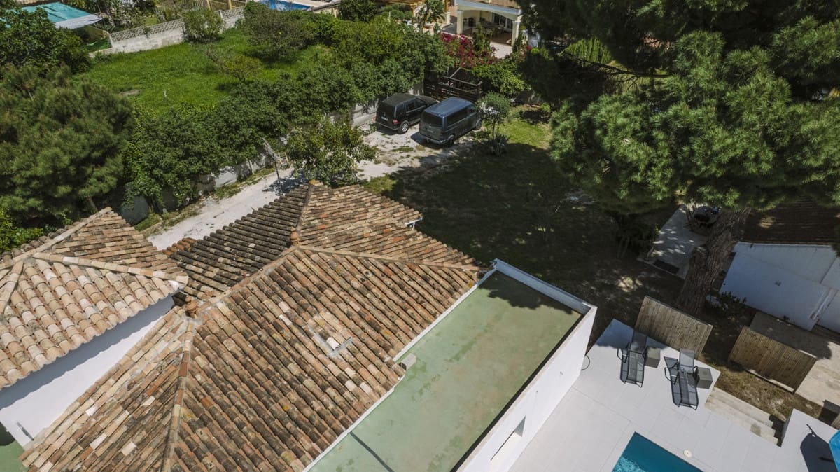 9 soveværelse Villa til salg i Elviria med swimmingpool - € 1.395.000 (Ref: 9015159)