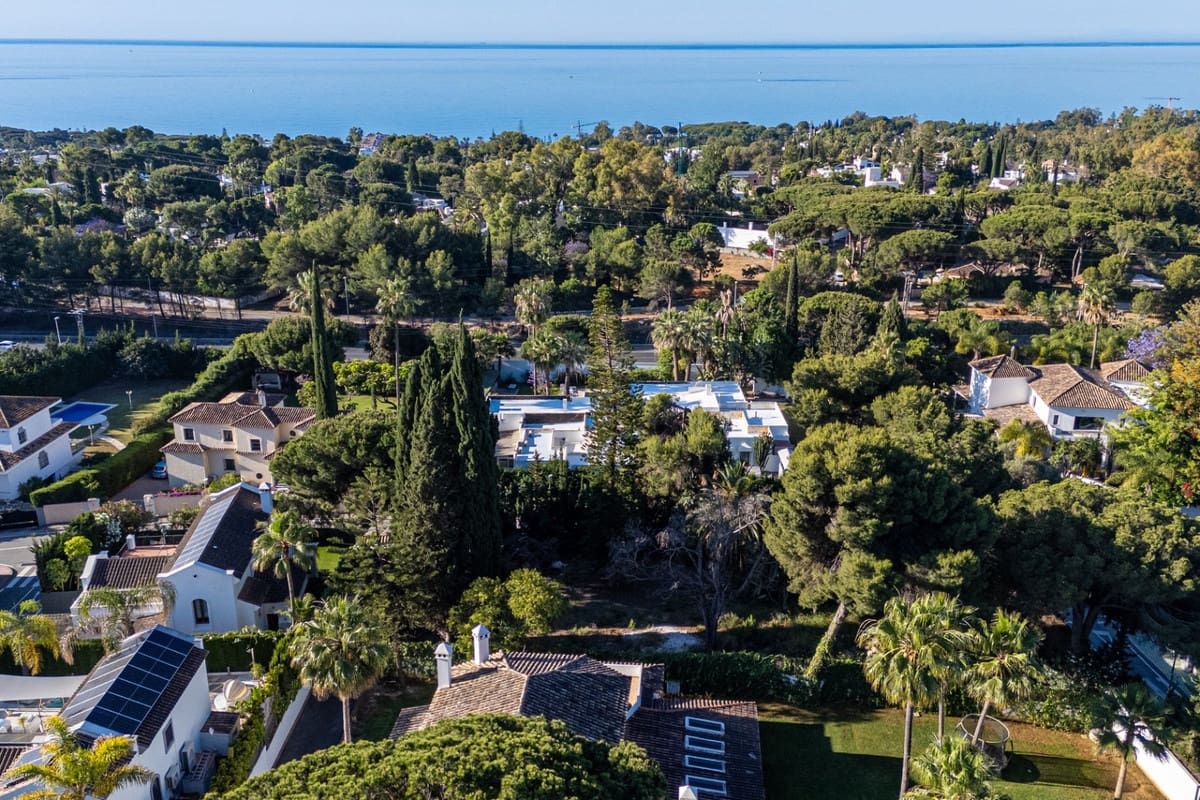 Ubebygd land til salgs i Marbella - € 950 000 (Ref: 9015169)