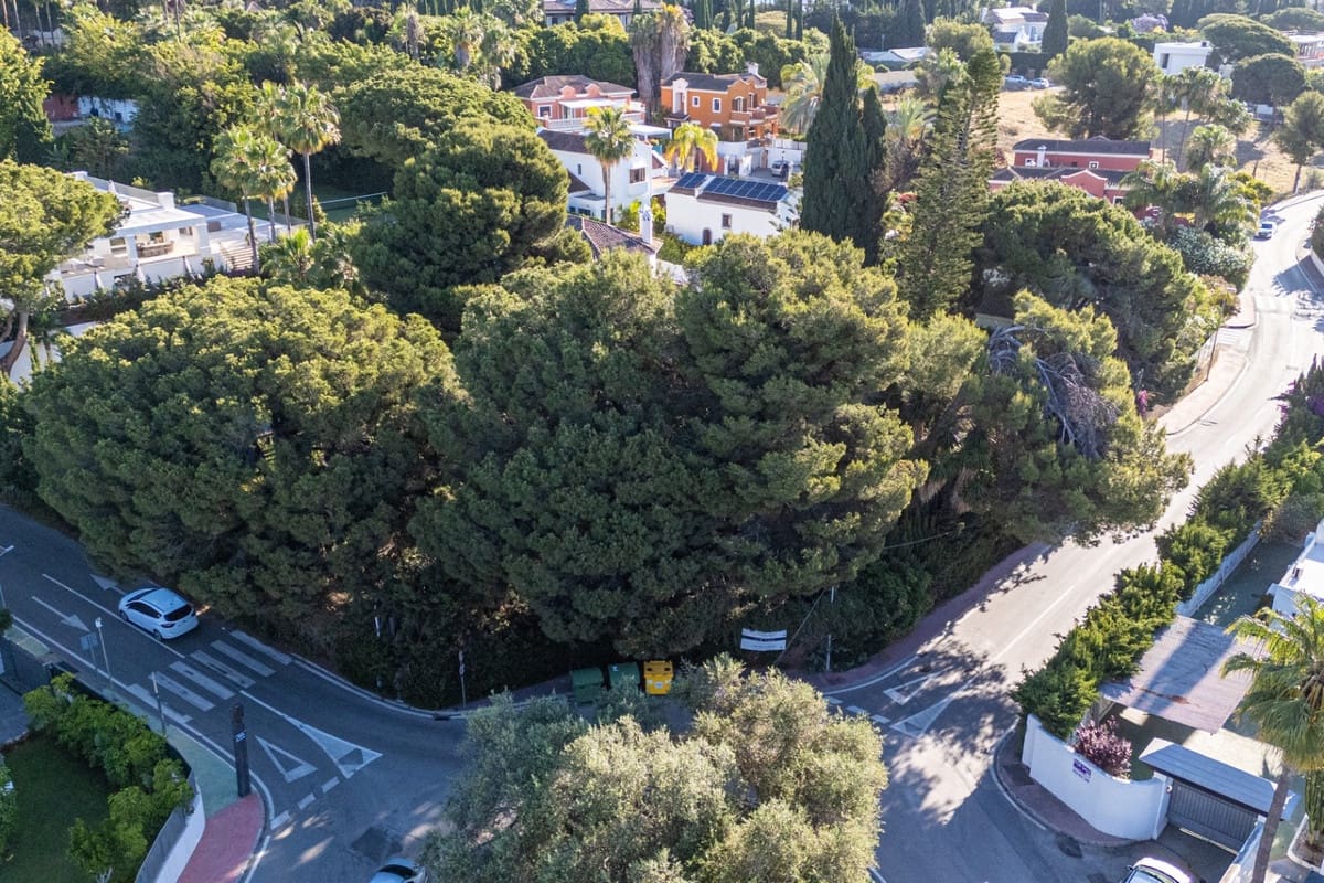Ubebygd land til salgs i Marbella - € 950 000 (Ref: 9015169)