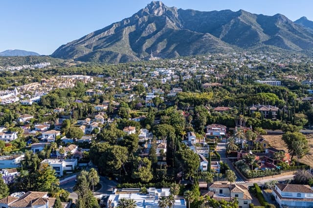 Undeveloped Land for sale in Lomas De Marbella, Marbella - € 950,000 (Ref: 9015169)