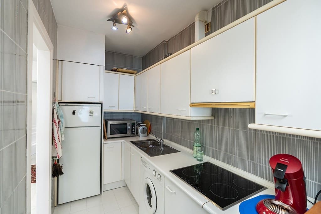 2 bedroom Apartment for sale in Calahonda with pool - € 579,000 (Ref: 9024228)