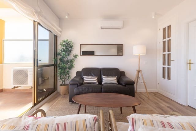 2 bedroom Penthouse for sale in Elviria, Marbella with pool - € 950,000 (Ref: 9040629)